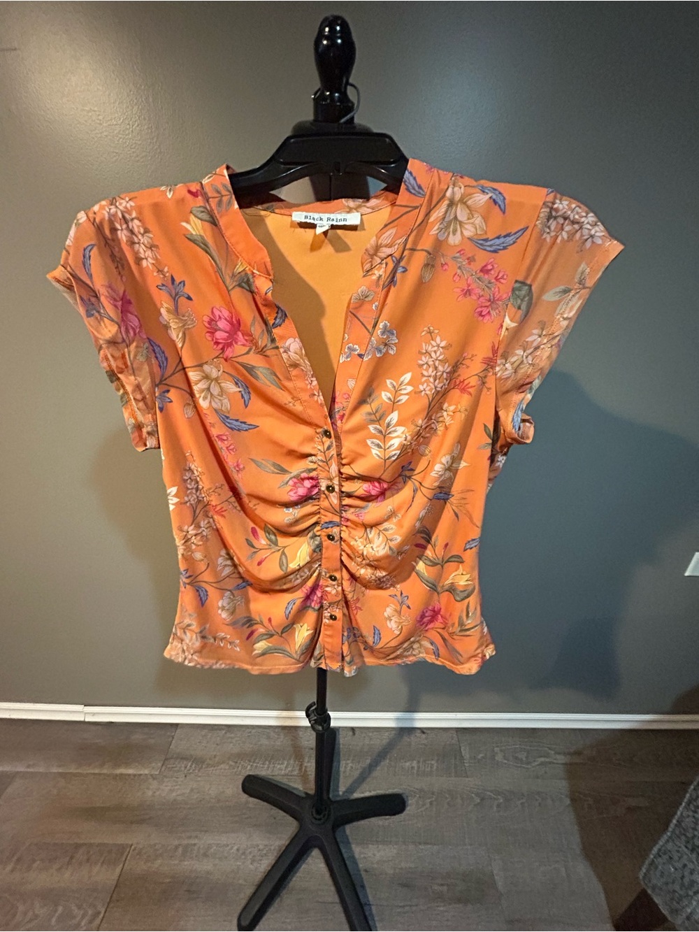 Black Rainn Orange Floral Ruched V-Neck Cap Sleeve Blouse